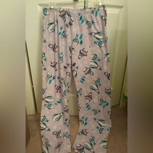 Girl's or women's pajama pants, light purple with penguins